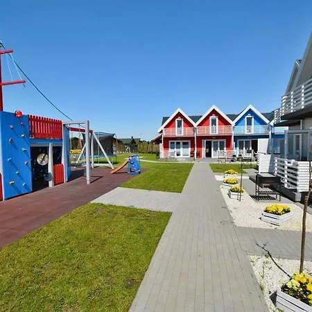 Comfortable Homes, Pool, Holiday home