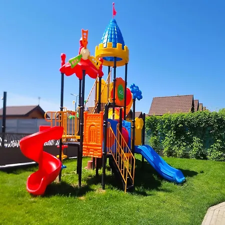 度假居 Single-story Homes, Pool, Playground 萨比诺瓦