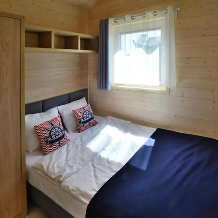 Single-story Homes, Pool, Playground 萨比诺瓦