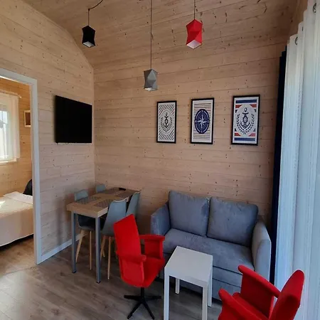 度假居 Single-story Homes, Pool, Playground